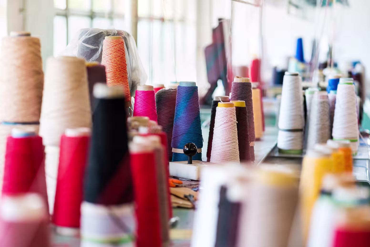 Distribution in the fashion industry: agility, synchronization and profitability